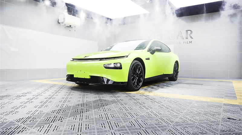 小鹏p7超闪绿施工YEECAR隐形车衣 小鹏p7超闪绿施工YEECAR隐形车衣