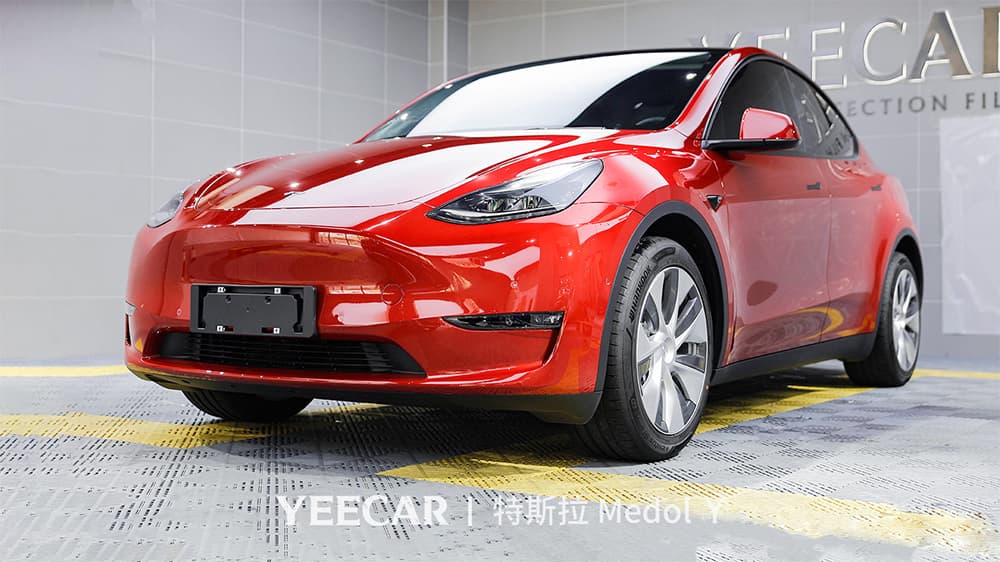特斯拉ModelY红色施工YEECAR隐形车衣流程及效果展示(图二九) 特斯拉ModelY红色施工YEECAR隐形车衣流程及效果展示(图二九)