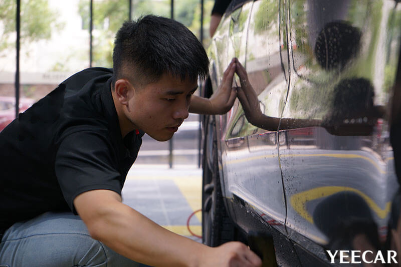 保时捷卡宴施工YEECAR漆面保护膜过程展示（图六）