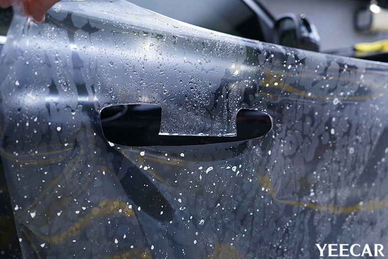 YEECAR授权旗舰店奔驰GLB漆面保护膜施工过程展示（图三）