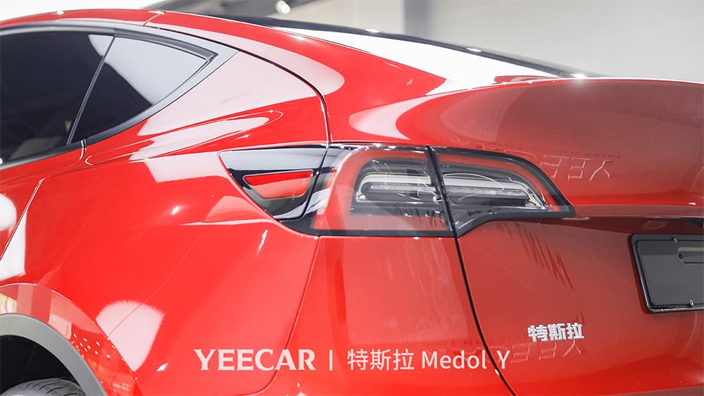 特斯拉ModelY红色施工YEECAR隐形车衣流程及效果展示(图二二) 特斯拉ModelY红色施工YEECAR隐形车衣流程及效果展示(图二二)