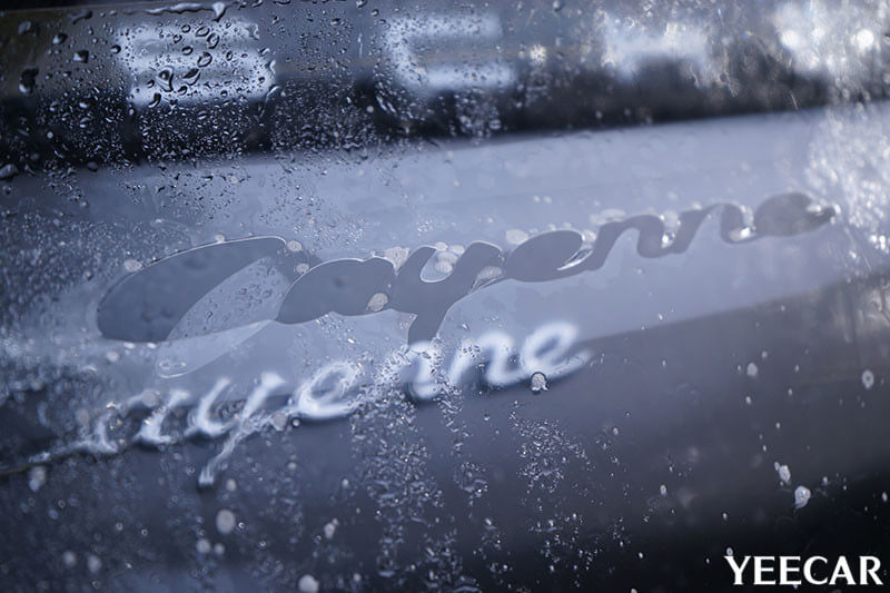 保时捷卡宴施工YEECAR漆面保护膜过程展示（专车专用一）