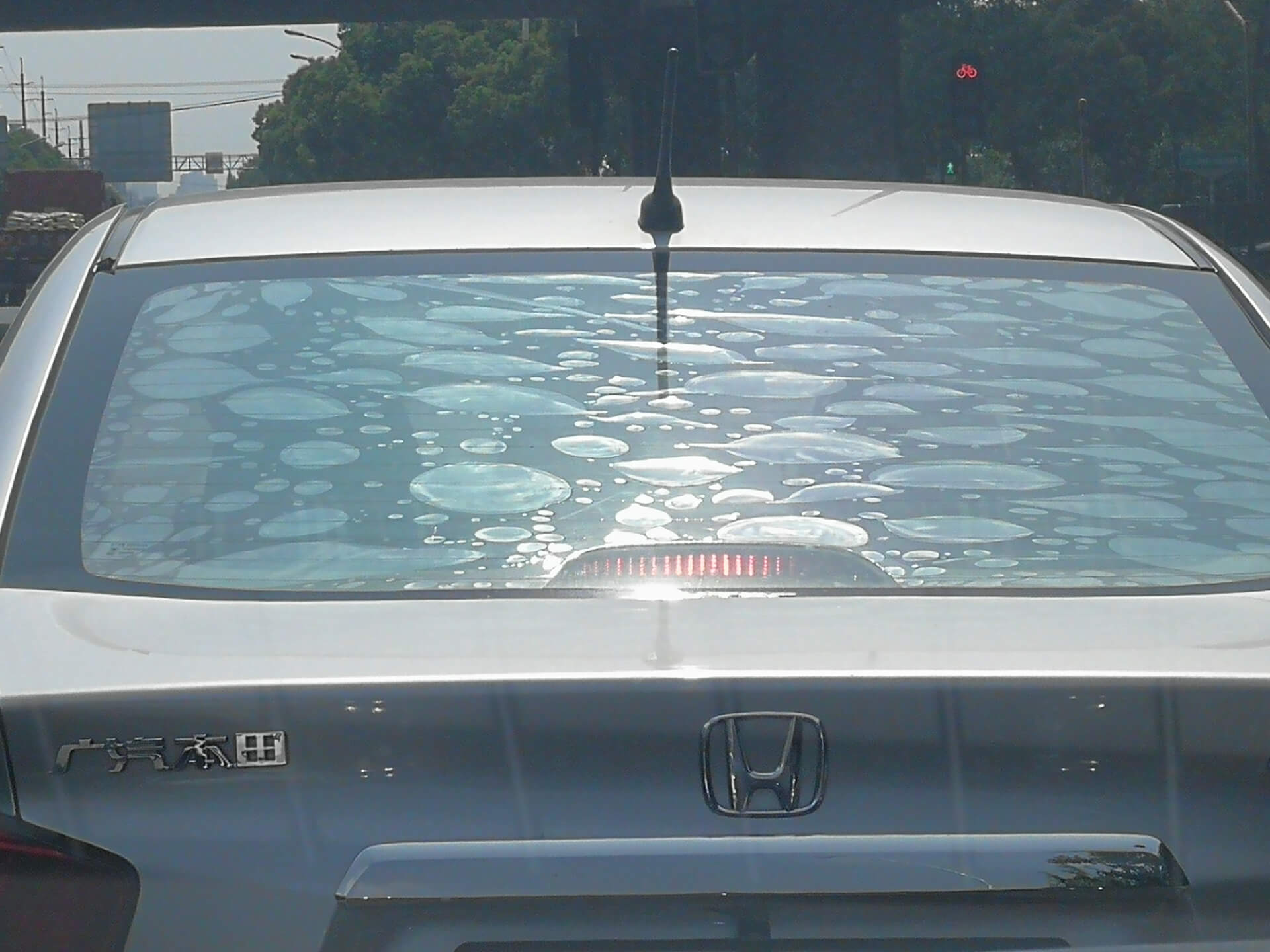 汽车贴膜起泡怎么处理？3招助你轻松搞定