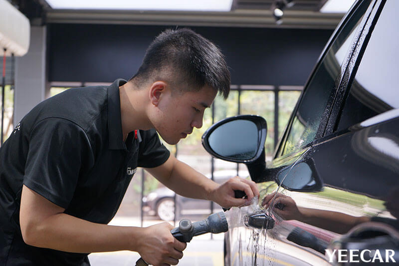 保时捷卡宴施工YEECAR漆面保护膜过程展示（图七）