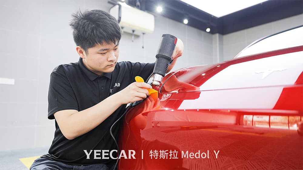 特斯拉ModelY红色施工YEECAR隐形车衣流程及效果展示(图一二) 特斯拉ModelY红色施工YEECAR隐形车衣流程及效果展示(图一二)