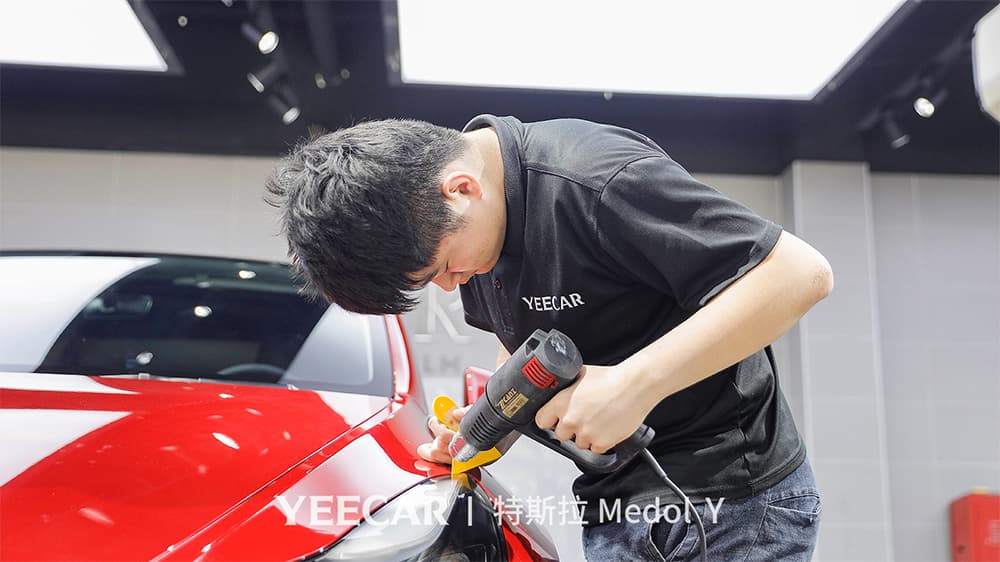 特斯拉ModelY红色施工YEECAR隐形车衣流程及效果展示(图一六) 特斯拉ModelY红色施工YEECAR隐形车衣流程及效果展示(图一六)
