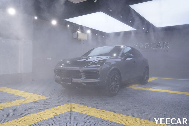 保时捷卡宴施工YEECAR漆面保护膜过程展示（无尘喷淋）